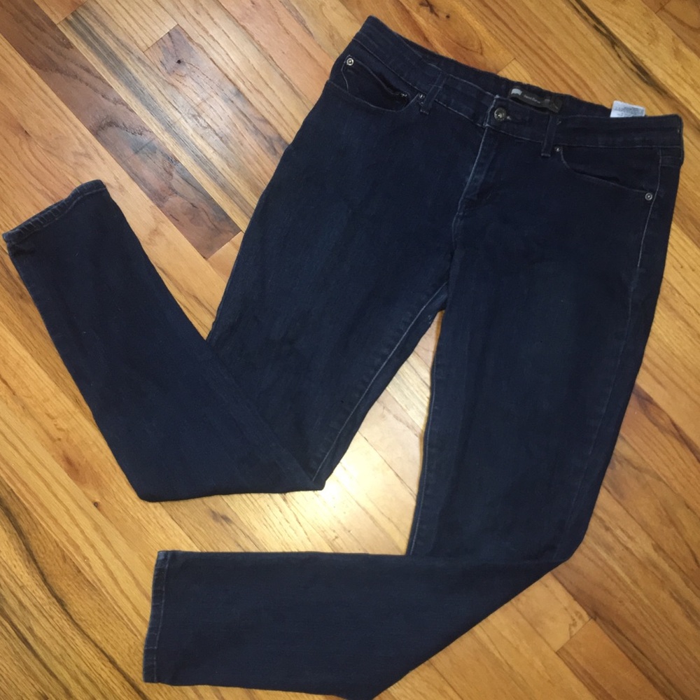 Levi’s Dark Wash Denim Skinny Jeans - NWOT